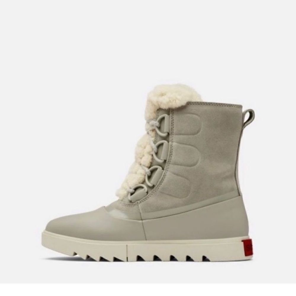 New Sorel Joan Of Arctic Lite Boots size 8
Brand new never worn before! - Picture 3 of 11